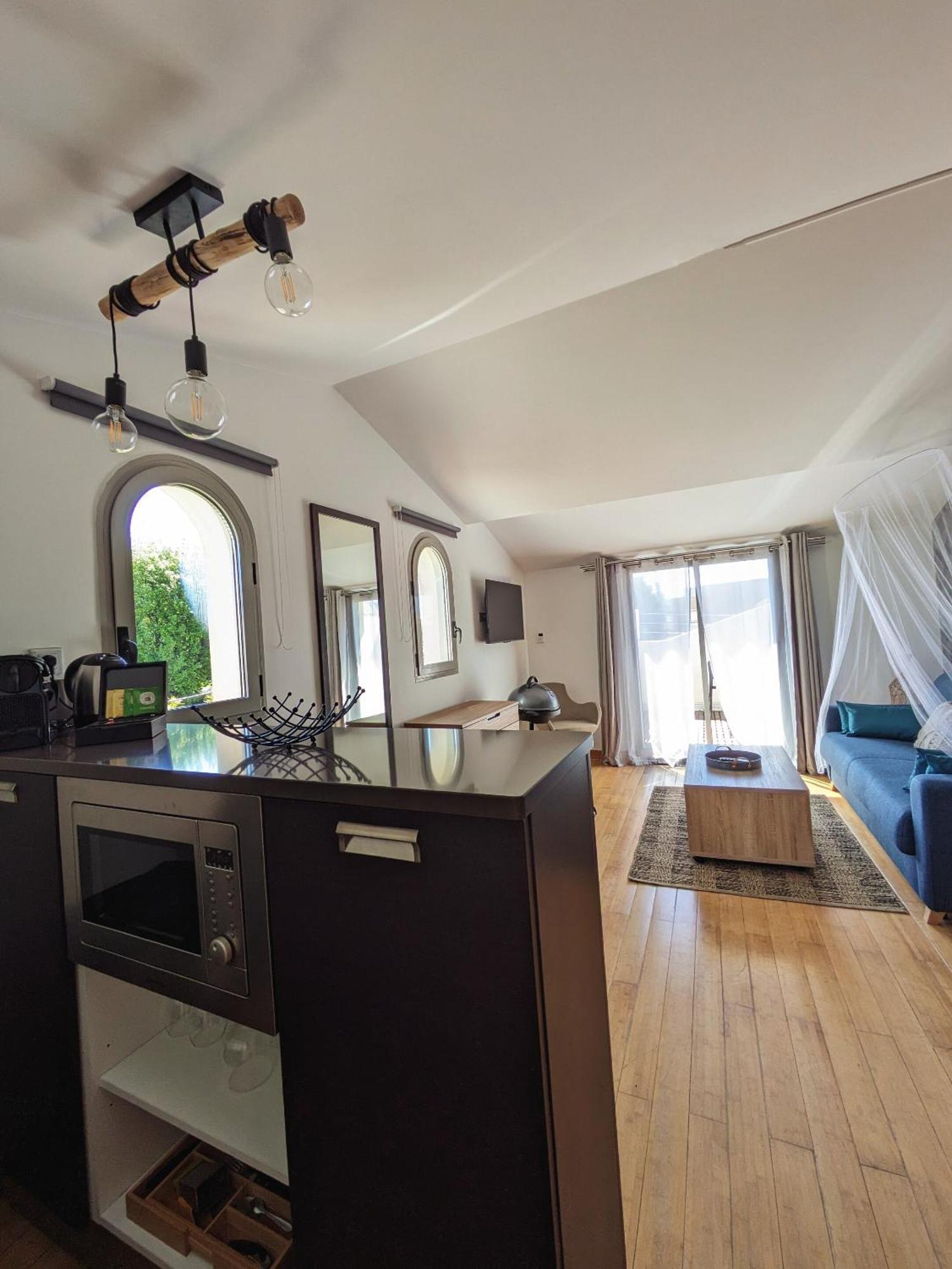 Dernier Etage Le Nid D'amour - Sejour Romantique, Mandara Beach, *